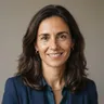 Retrato de una mujer, autora de contenidos sobre casinos online con dinero real.